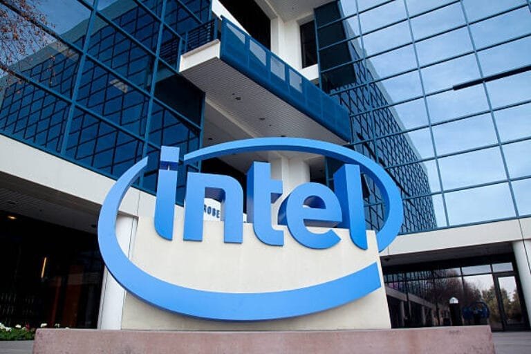 Hala Point d'Intel : le nouveau géant de l'informatique neuromorphique