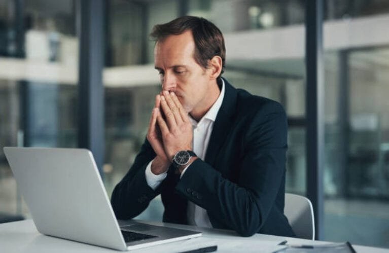 Comment corriger l'erreur NET::ERR_CERT_REVOKED ? 7 mesures efficaces + astuces