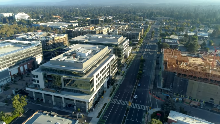 La Californie adopte une loi historique de sécurité pour les modèles d’IA